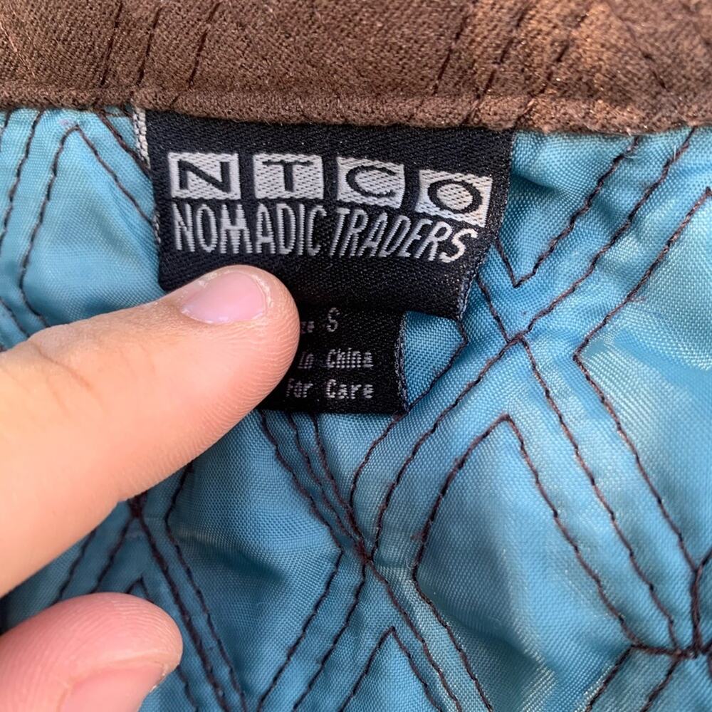 Vintage Nomadic Traders Brown and blue quilted zip up vest with pockets - Picture 3 of 12